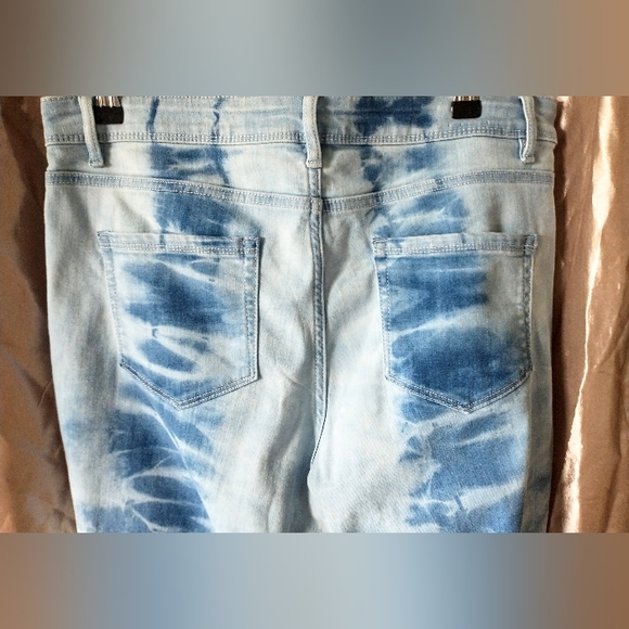 J Jill Denim - Cropped Tie Dyed Jeans - 12P - Picture 4 of 11